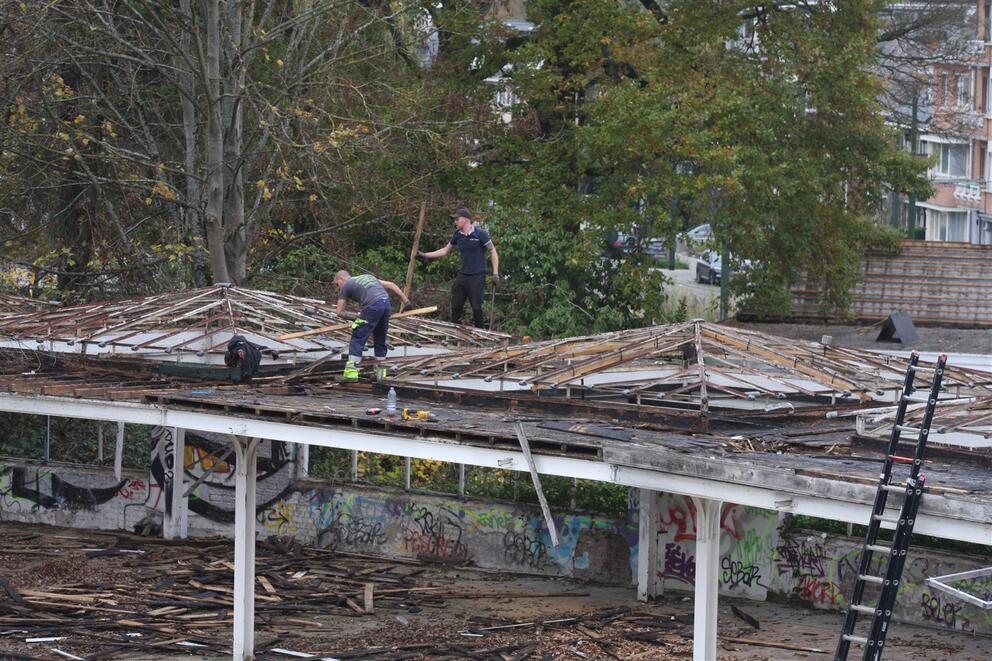 Work in progress on the semi-circular canopies of the steel betting hall. © sau-msi.brussels (P.Sa.) Work in progress on the semi-circular canopies of the steel betting hall. © sau-msi.brussels (P.Sa.)